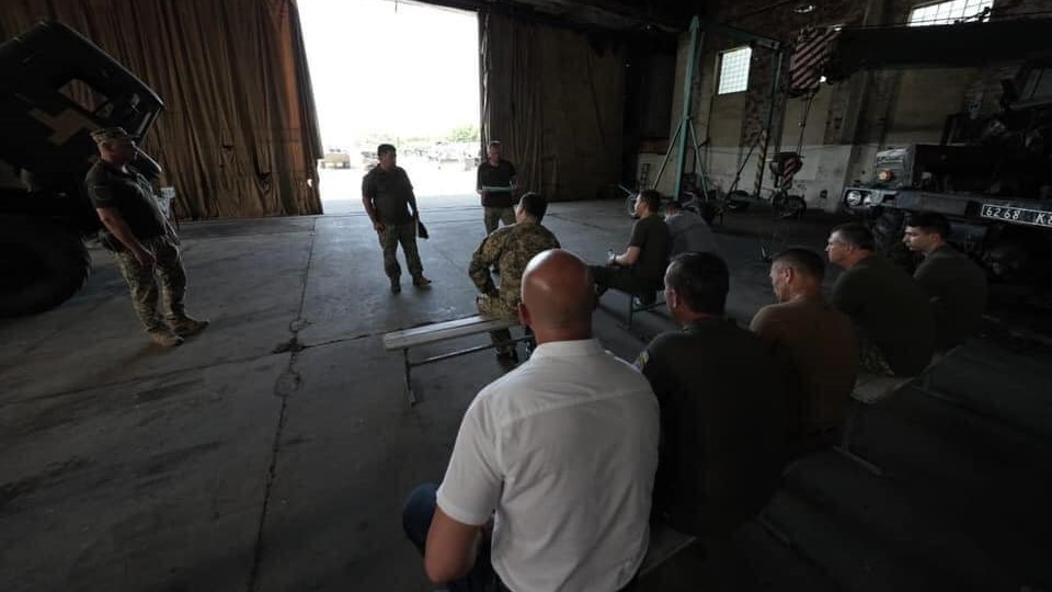 Юрій Гусєв зустрівся з армійцями як кінцевими експлуатантами озброєння та військової техніки виробництва Укроборонпрому у зоні проведення ООС